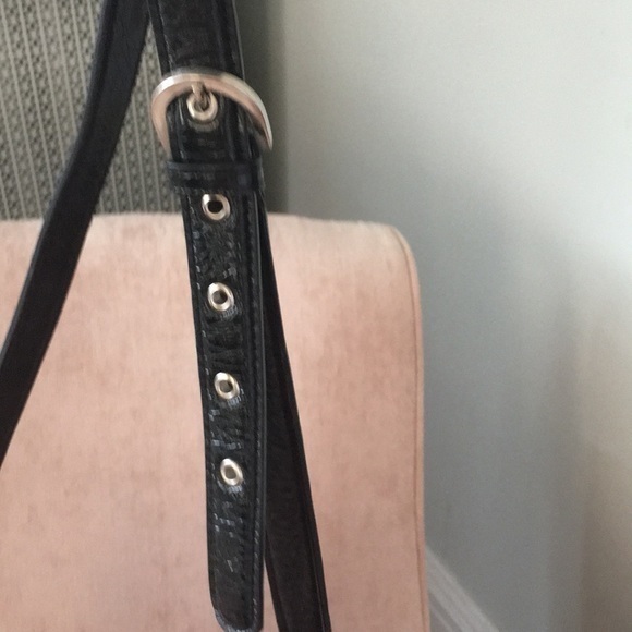 Vera Bradley red/white/ black shoulder bag - Picture 8 of 10